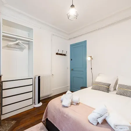 Stylish 2-bedroom Near The Famous Moulin Rouge * Paříž
