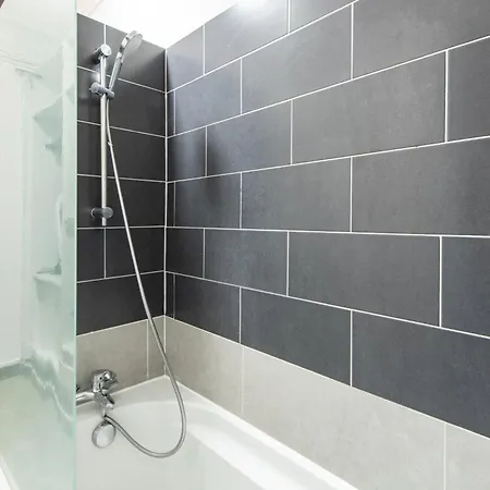 Stylish 2-bedroom Near The Famous Moulin Rouge Apartmán