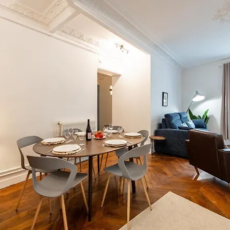 Stylish 2-bedroom Near The Famous Moulin Rouge Apartmán Paříž