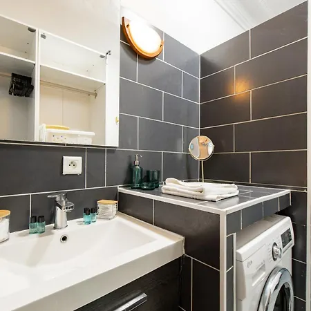 Stylish 2-bedroom Near The Famous Moulin Rouge * Paříž