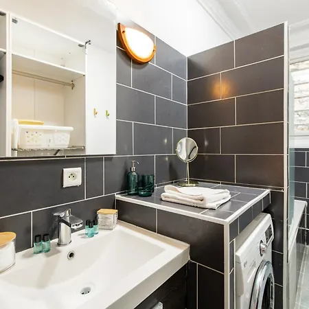 Stylish 2-bedroom Near The Famous Moulin Rouge Apartmán *