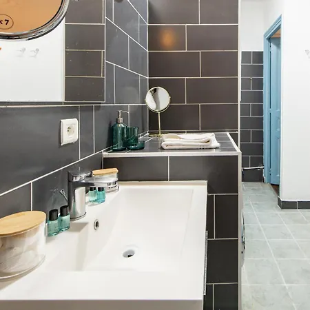 Apartmán Stylish 2-bedroom Near The Famous Moulin Rouge