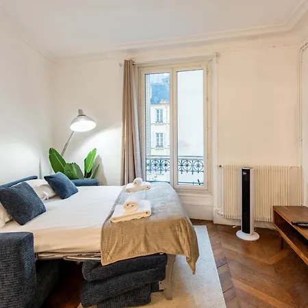 Stylish 2-bedroom Near The Famous Moulin Rouge Apartmán Paříž